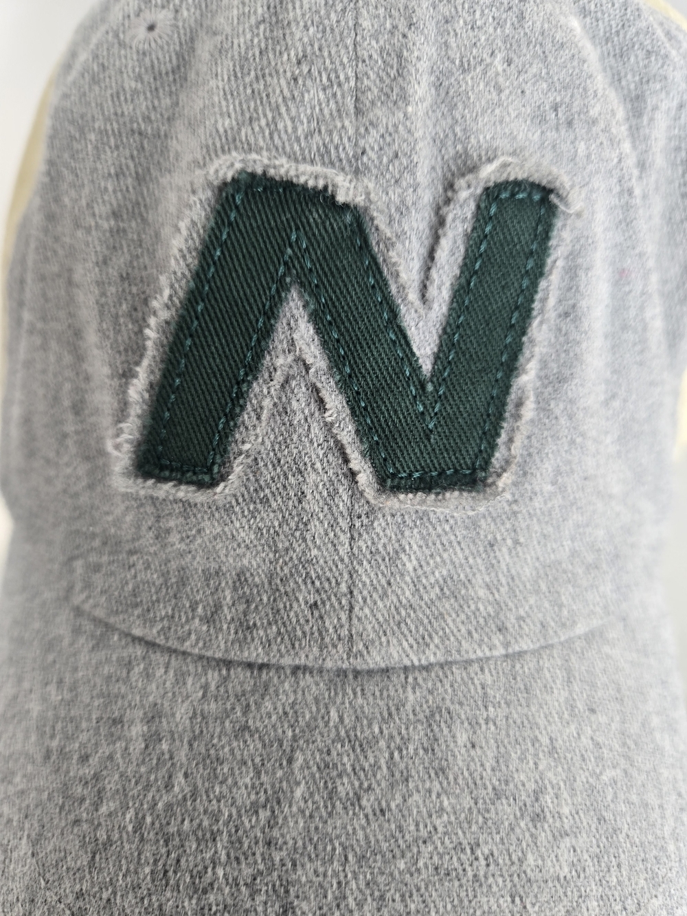 New Balance Unisex Two-Tone Gray & Cream Baseball Cap with Green 'N' Patch - Picture 8 of 10
